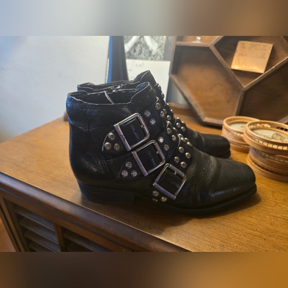 Zodiac Studded Black Ankle Boots Size 7